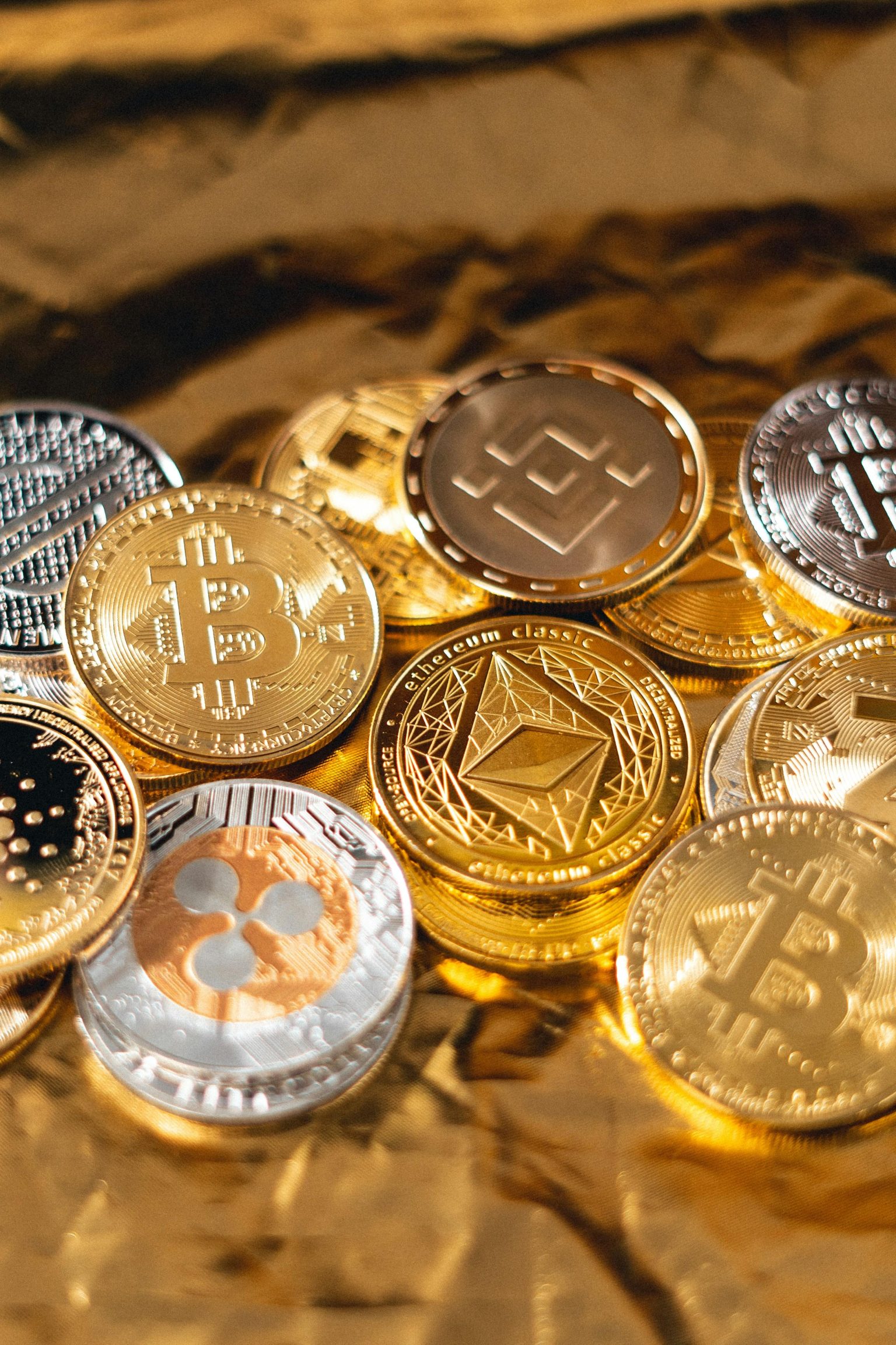 Unveil Today’s Crypto Crash: Bitcoin and Altcoins Plummet Amid Shocking Reveal!